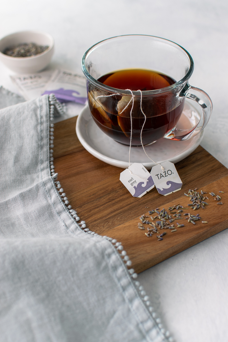 steeping earl grey tea latte