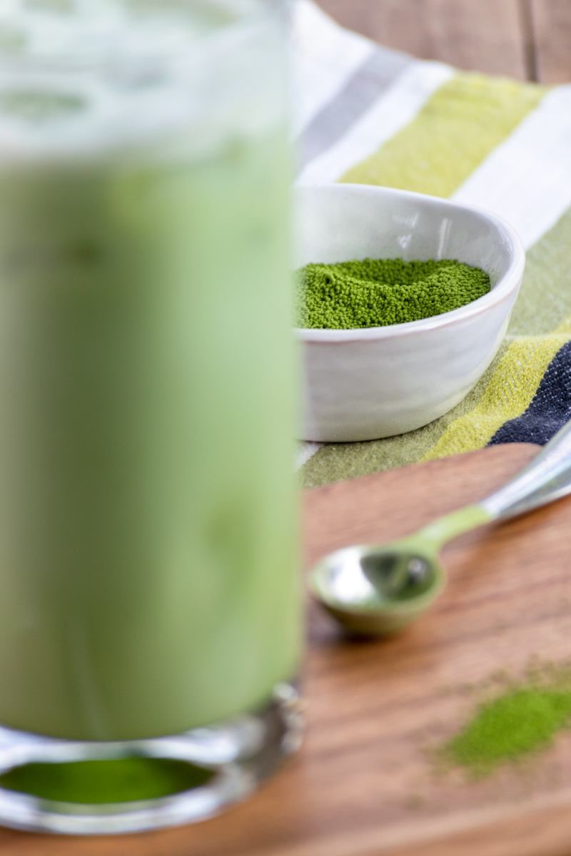 starbucks iced matcha green tea copycat ricetta fatta con polvere di matcha zuccherata