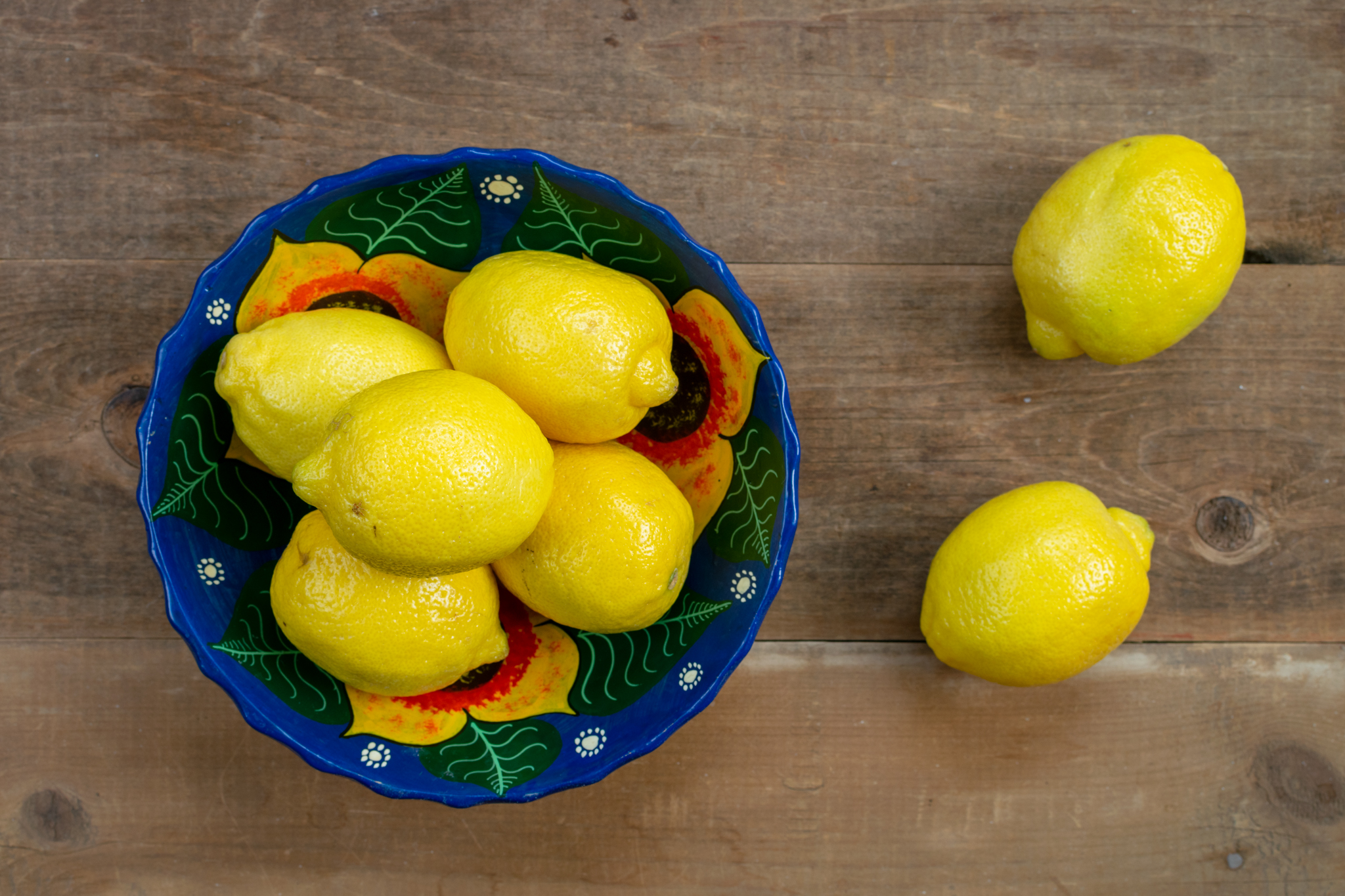 bowl of lemons