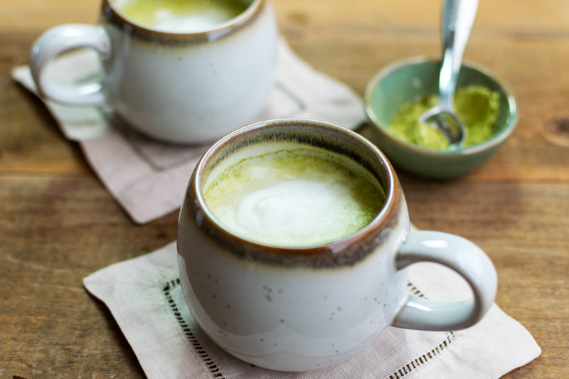 vanilla matcha latte and matcha powder