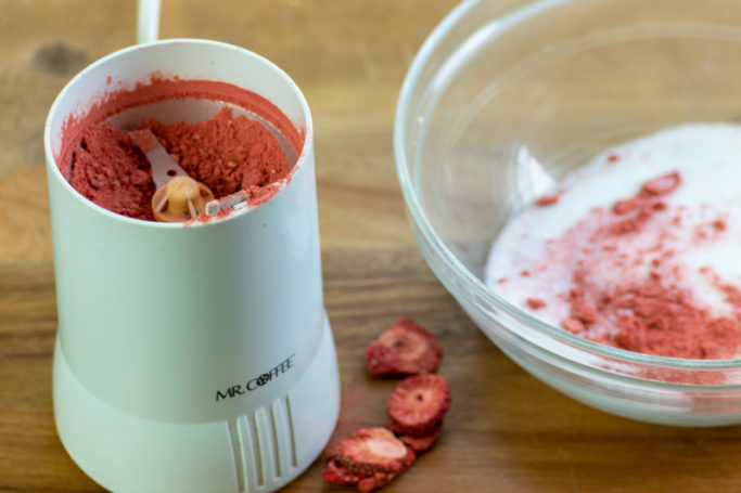 making strawberry flavored sugar with freeze dried strawberries
