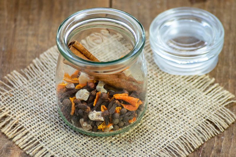 mulling spice gift in mason jar